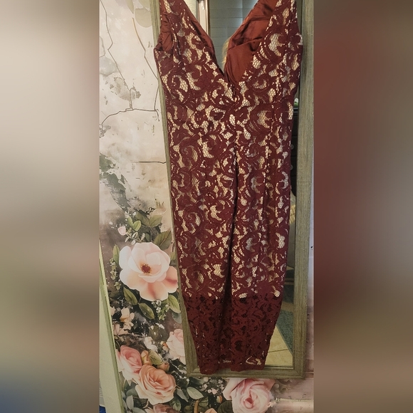 Elegant Lace Burgundy Dress - Picture 6 of 6